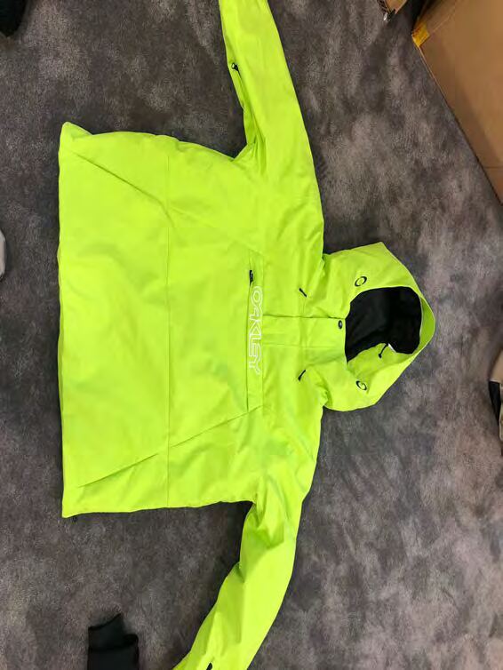 High-visibility technical cycling jacket
